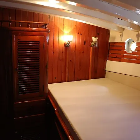 Panormitis Sailing Yacht Bådhotel Larnaca