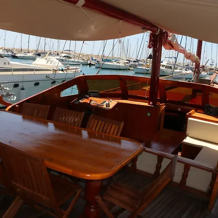 Bådhotel Panormitis Sailing Yacht *
