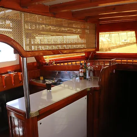 Panormitis Sailing Yacht Bådhotel Larnaca